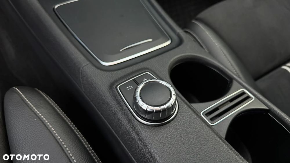 Mercedes-Benz Klasa A 180 (BlueEFFICIENCY) 7G-DCT AMG Sport - 23