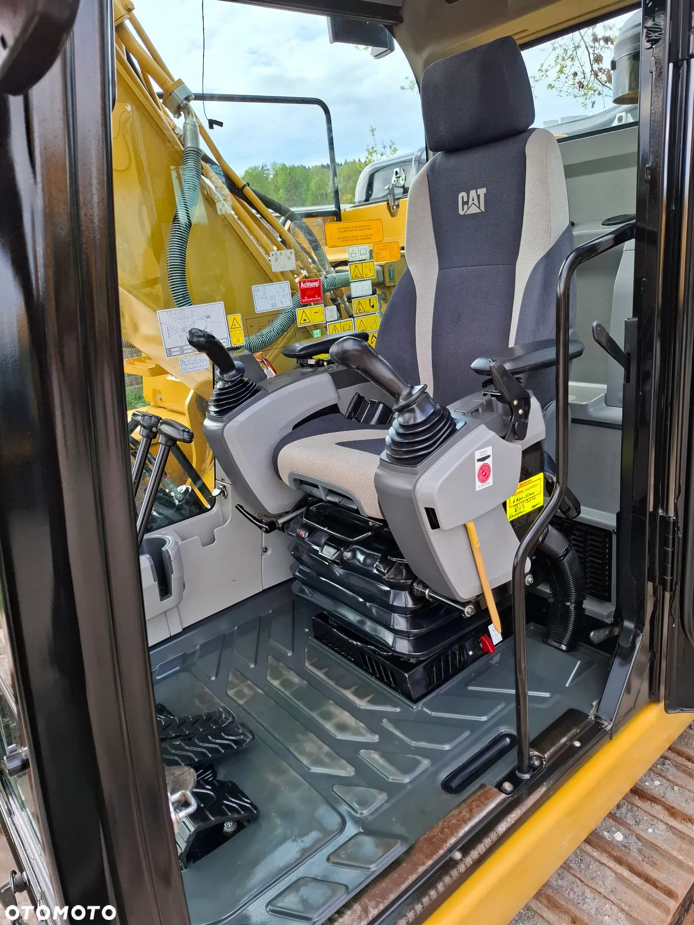 Caterpillar CAT 323 FL - 26