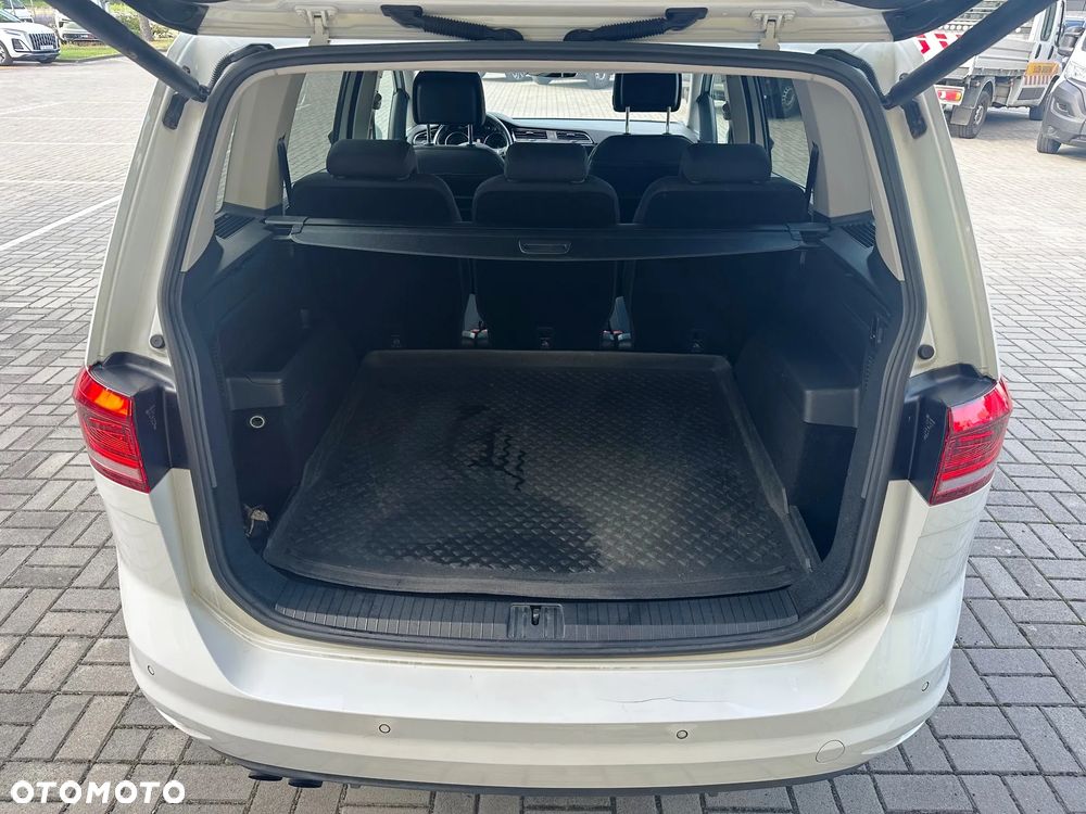Volkswagen Touran 1.8 TSI BMT Highline DSG - 23