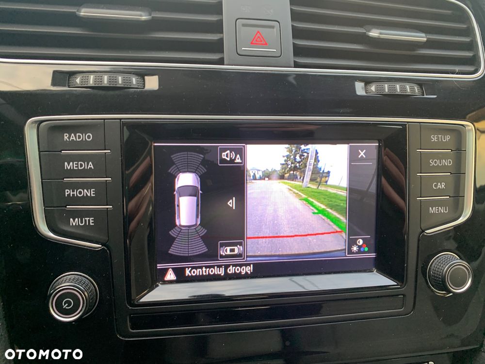 Volkswagen Golf 1.6 TDI DPF DSG Highline - 17
