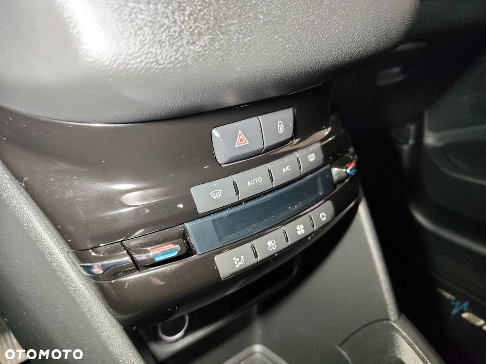 Peugeot 208 1.2 PureTech Active - 14