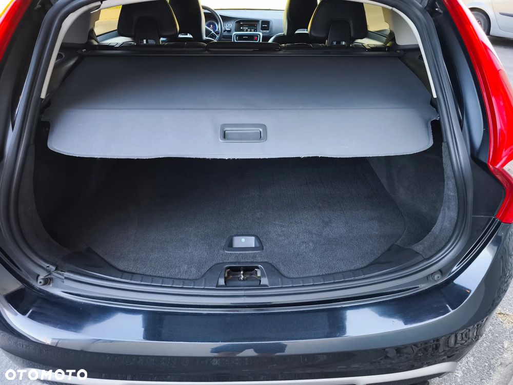 Volvo V60 D3 R-Design - 31