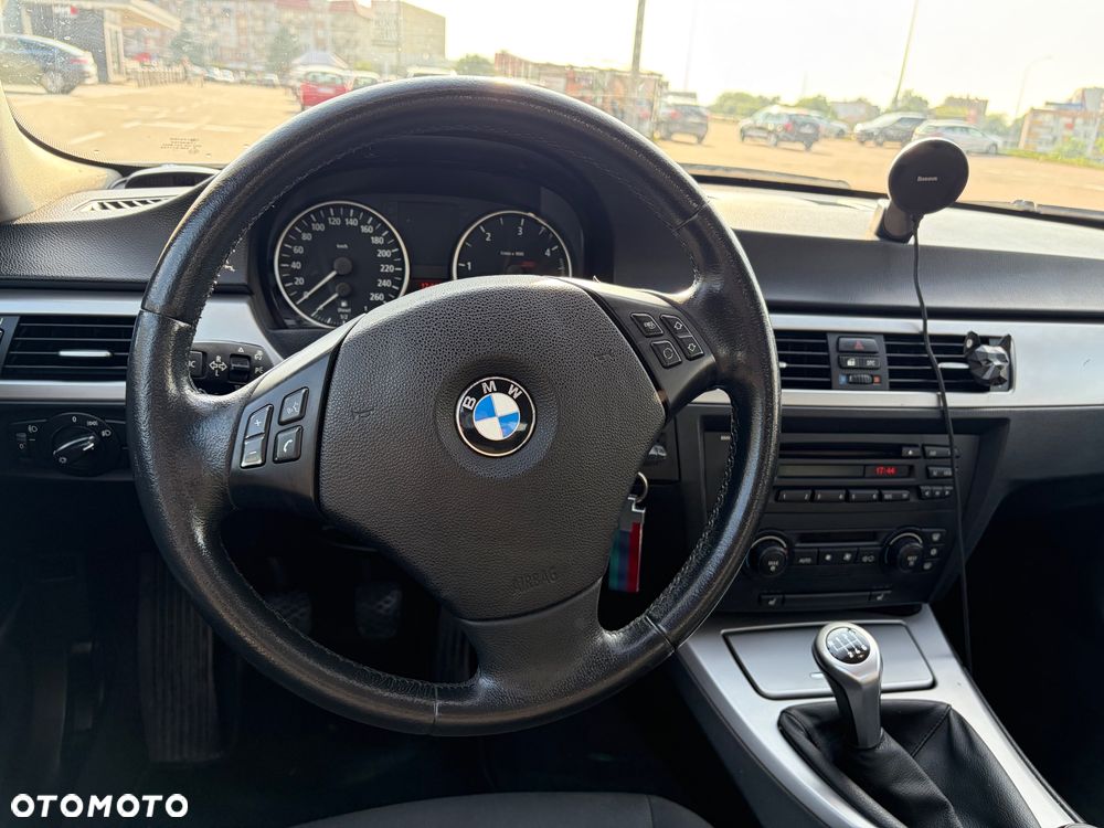 BMW Seria 3 318d DPF - 10
