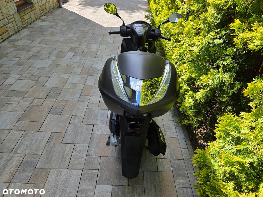 Honda SH - 9