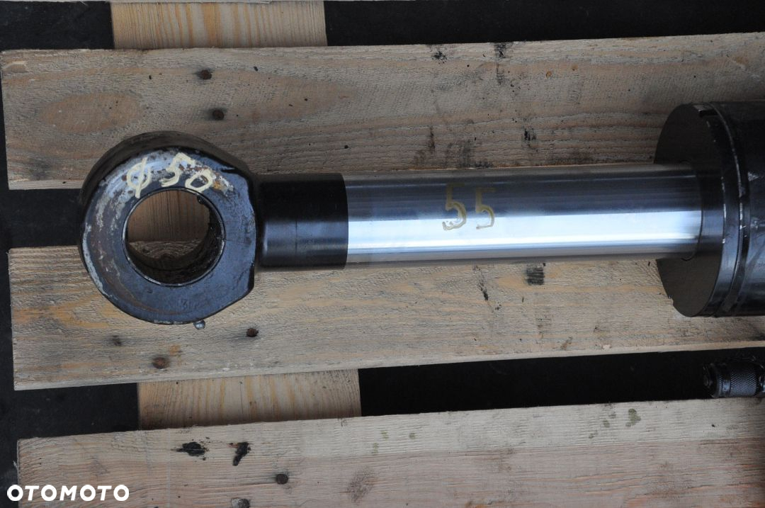 SIŁOWNIK HYDRAULICZNY MANITOU DŁ. 58,5 CM - 2