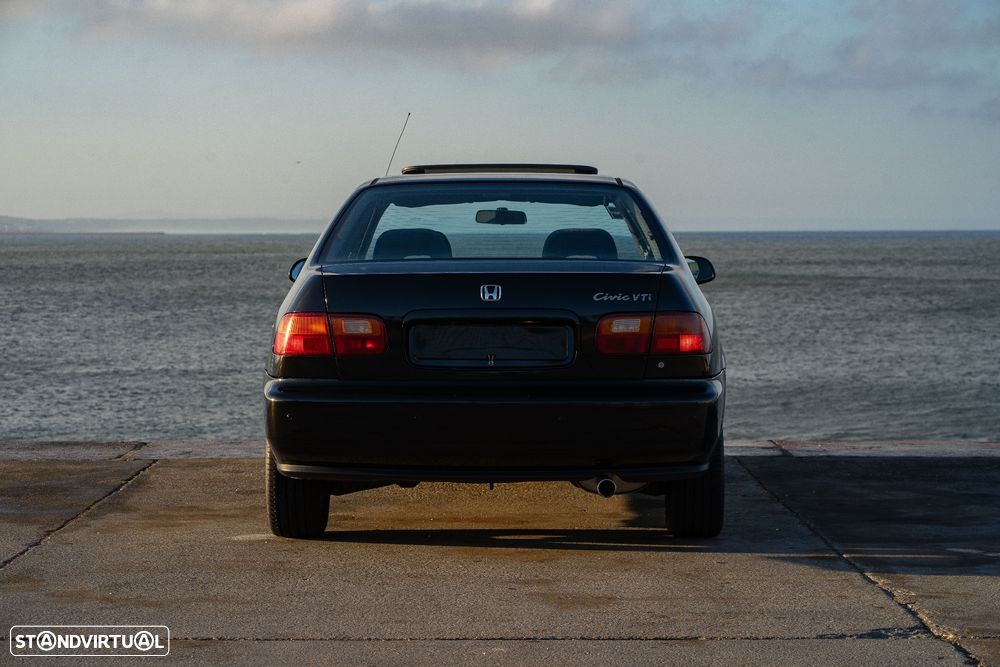 Honda Civic 1.6 VTi - 24