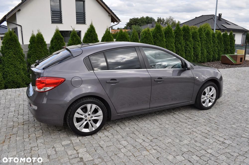 Chevrolet Cruze - 24