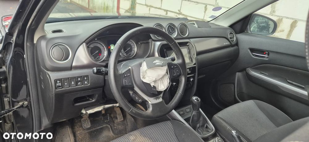 Suzuki Vitara 1.0 Boosterjet Premium 4WD - 15