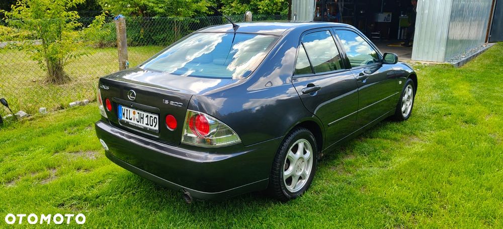 Lexus IS 200 Prestige - 3