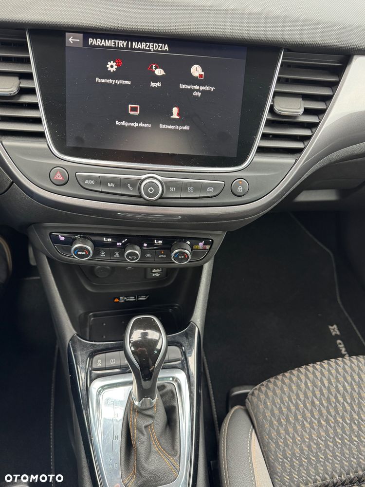 Opel Crossland 1.2 T Design Line S&S - 10