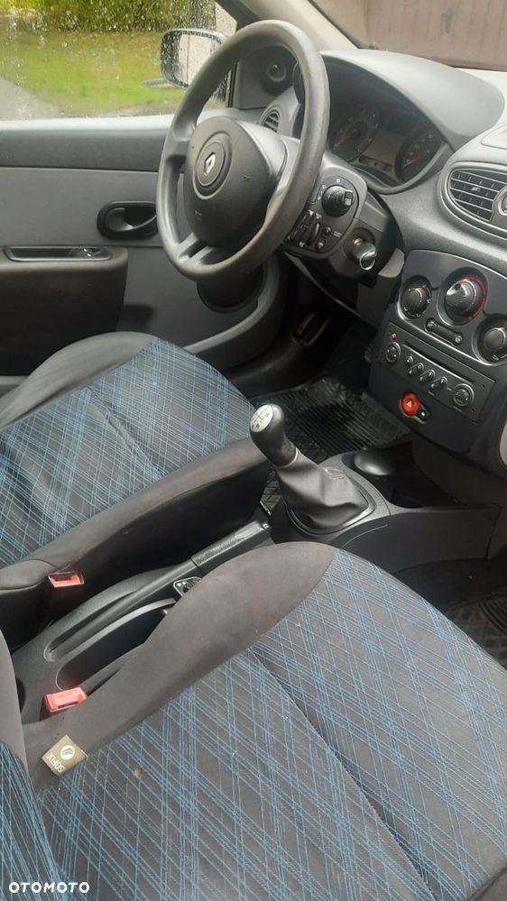 Renault Clio 2005 photo 3