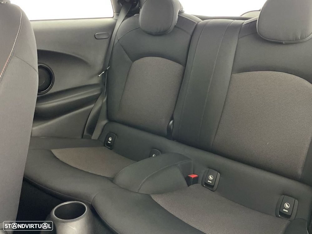 MINI 3 Portas Cooper Auto - 12