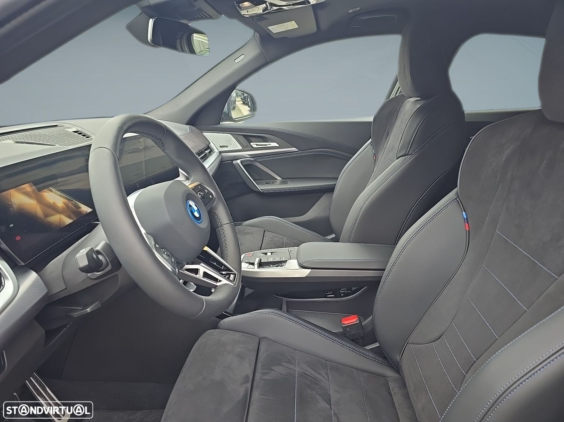 BMW iX2 eDrive20 - 11