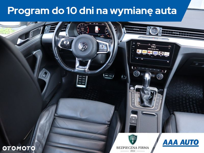 Volkswagen Passat - 8