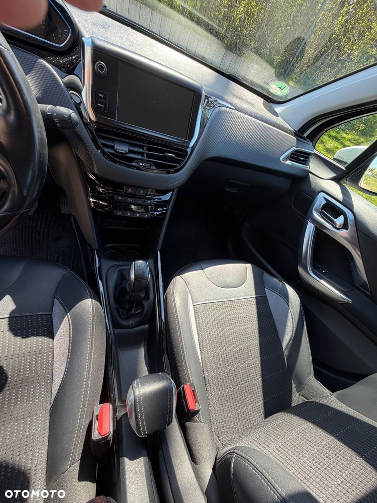 Peugeot 2008 1.2 Pure Tech Active EU6 - 11