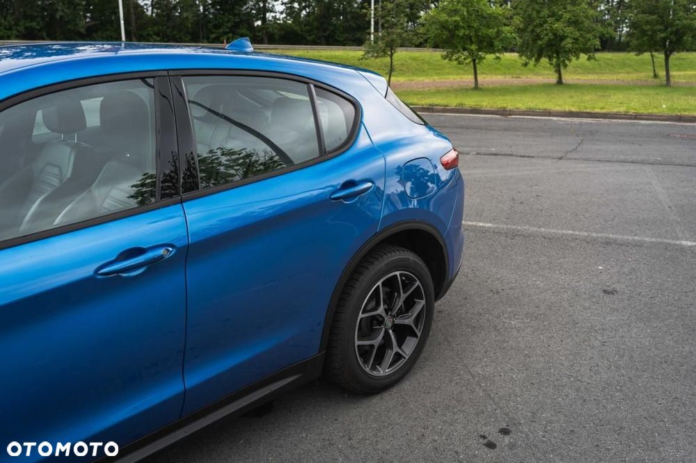 Alfa Romeo Stelvio - 12