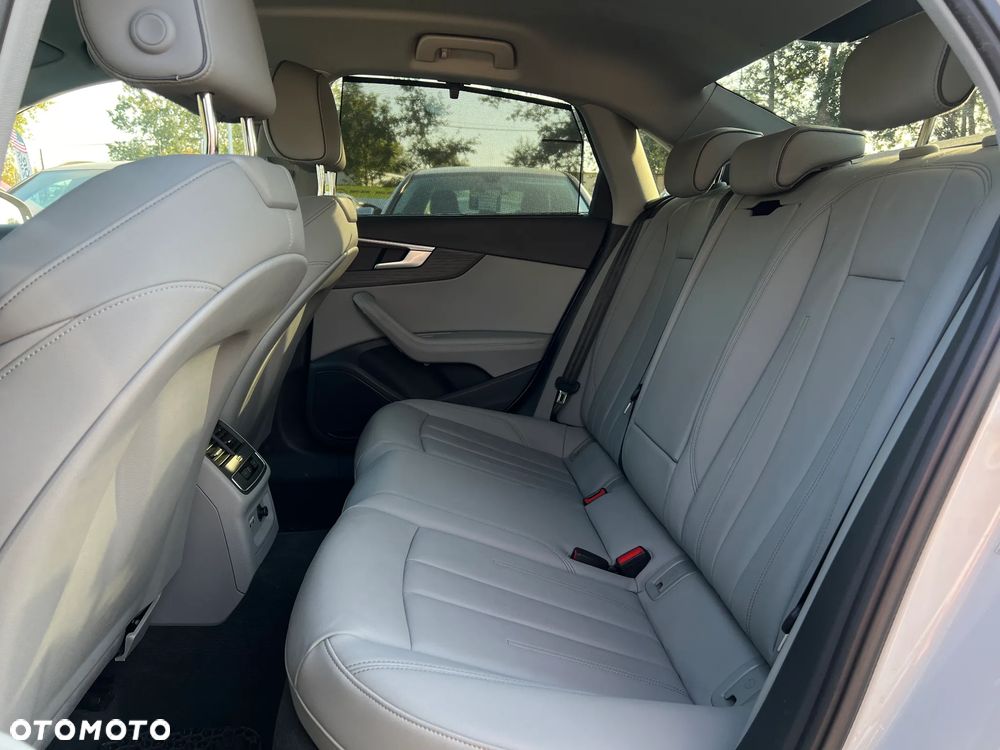 Audi A4 Limousine - 31