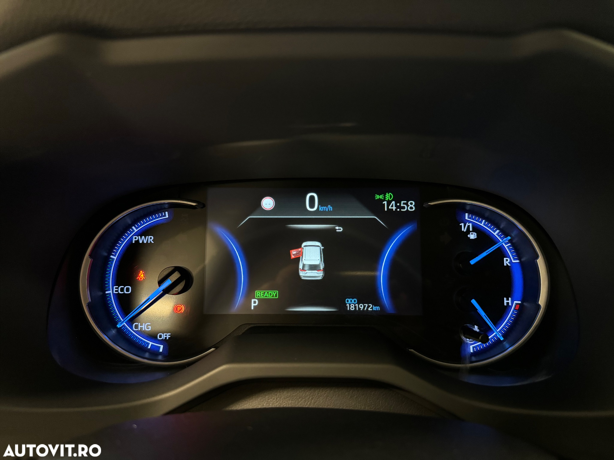 Toyota RAV4 2.5 4x2 Hybrid Team Deutschland - 20