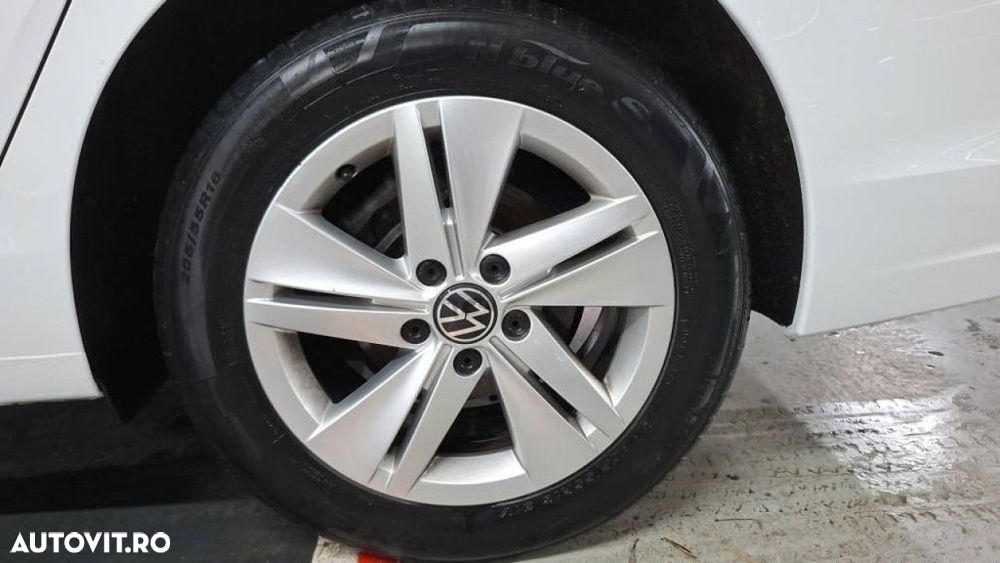 Volkswagen Golf - 15