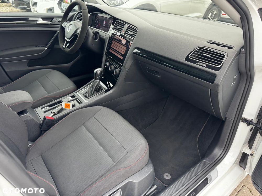 Volkswagen Golf 1.5 TSI ACT DSG Sound - 33