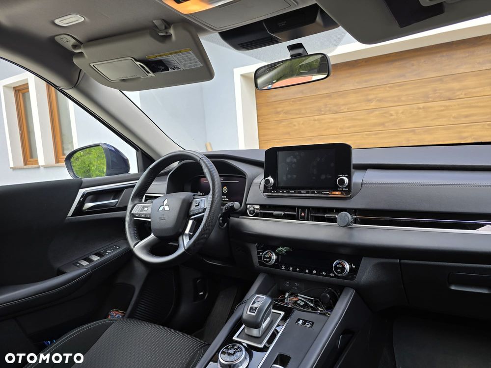 Mitsubishi Outlander - 13