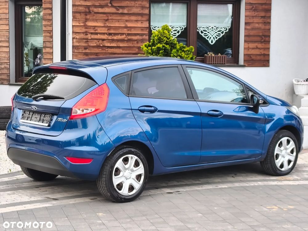 Ford Fiesta 1.3 Ghia - 24