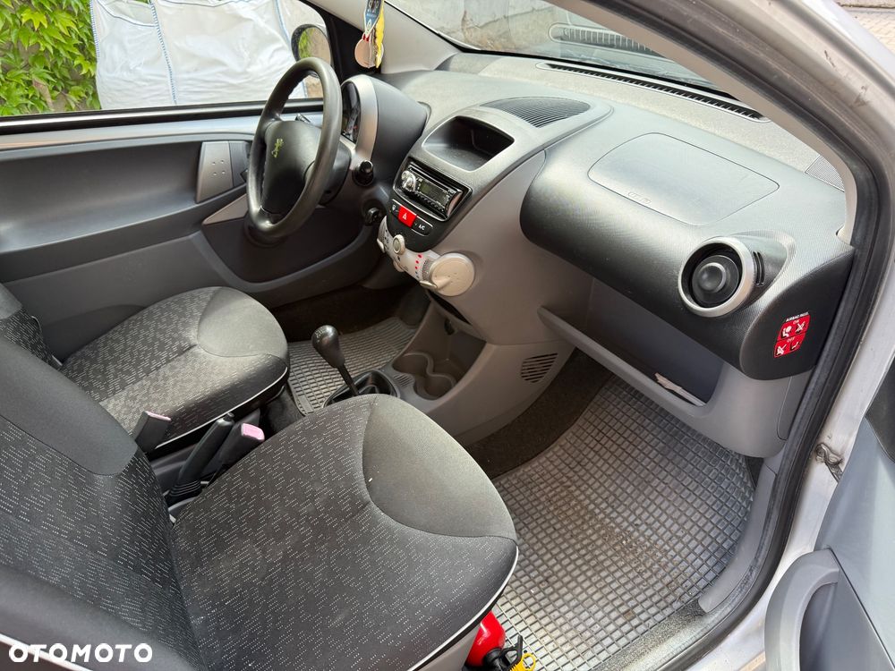 Peugeot 107 1.0 Trendy - 17