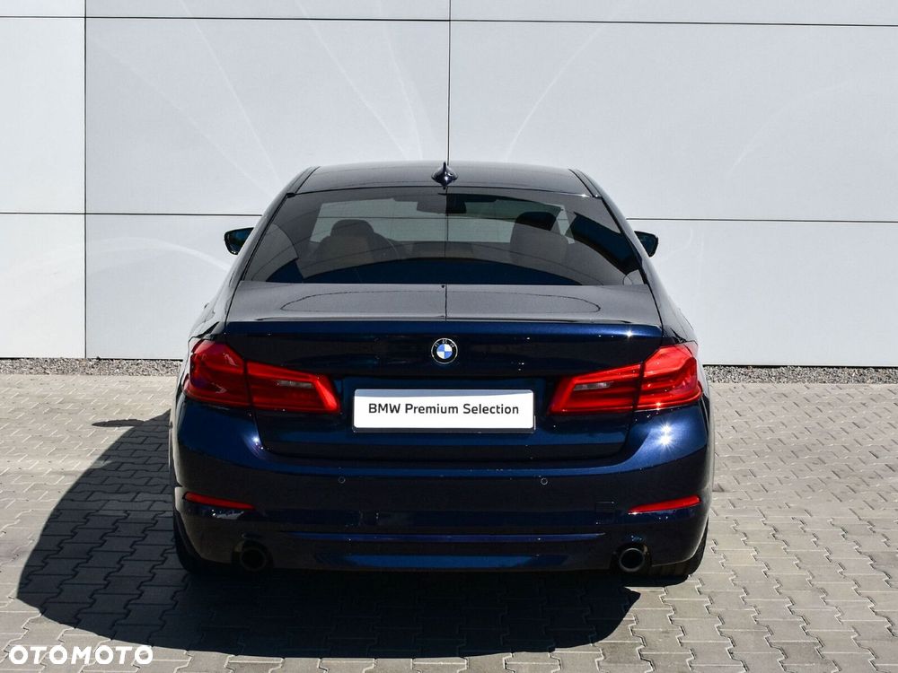 BMW Seria 5 530i GPF Luxury Line sport - 9