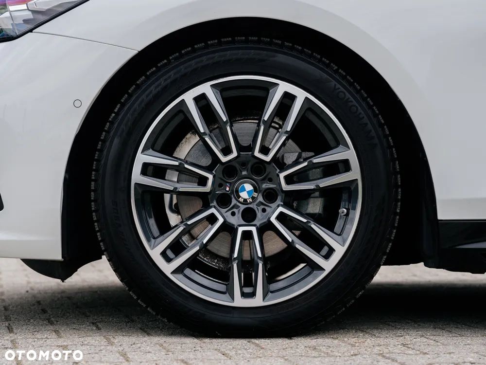 BMW Seria 5 520i - 4