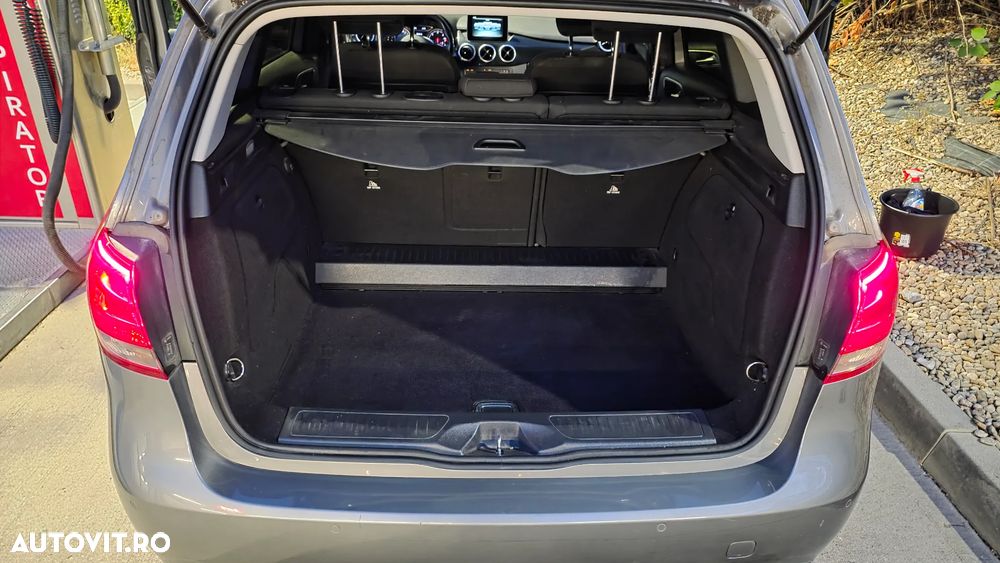 Mercedes-Benz B 180 - 8