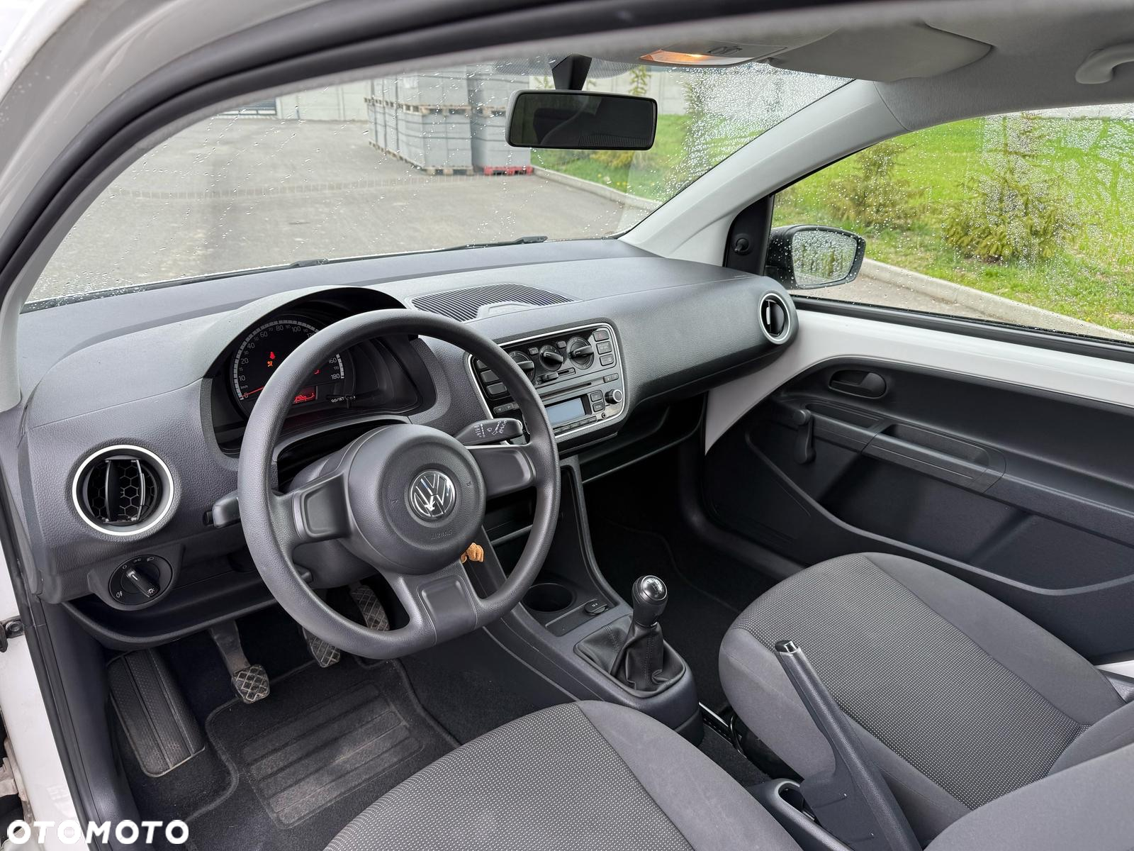 Volkswagen up! 1.0 beats - 11