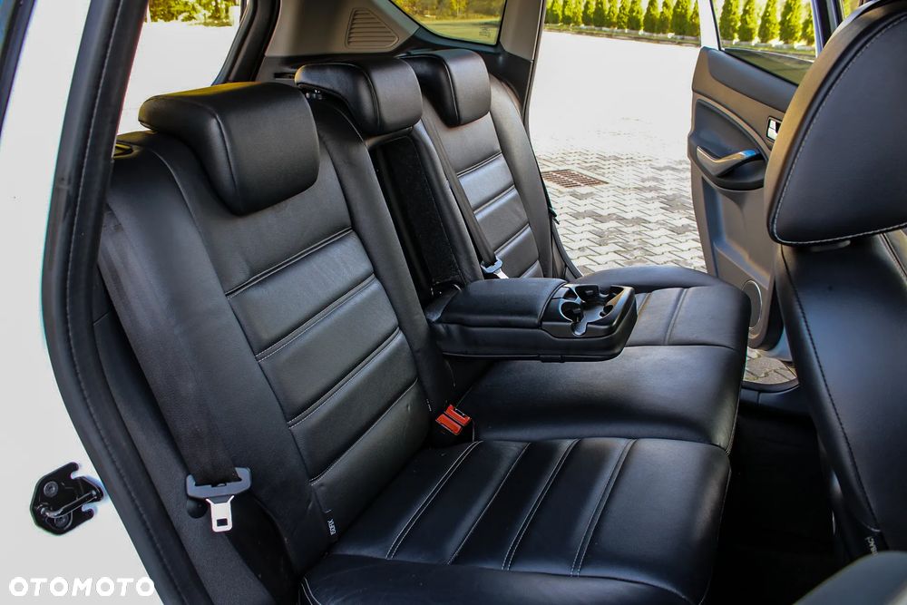 Ford Kuga 2.5 4x4 White Magic - 25