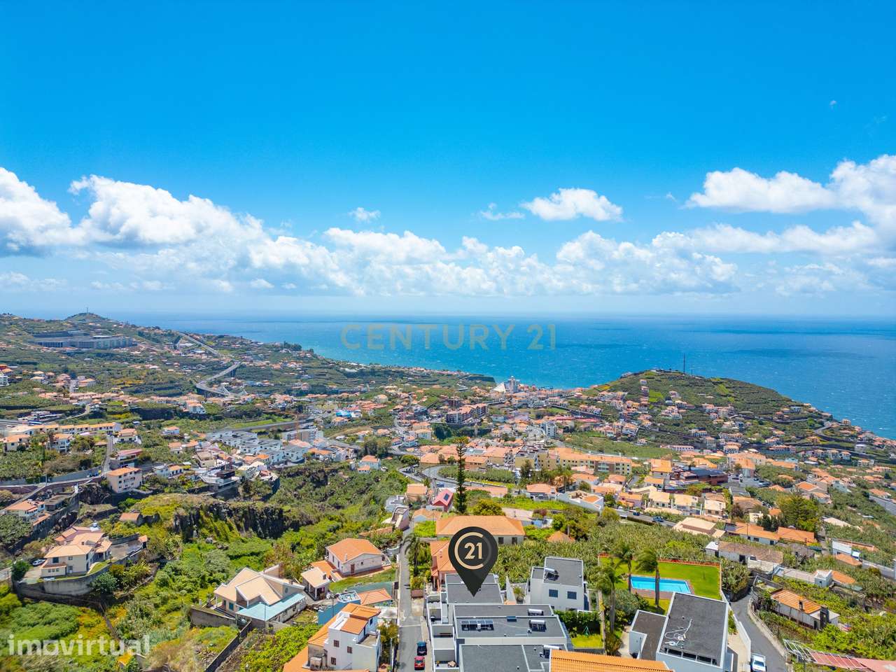 Moradia Geminada T3 em Câmara de Lobos com Churrasco e Garagem para 2 - Grande imagem: 3/60