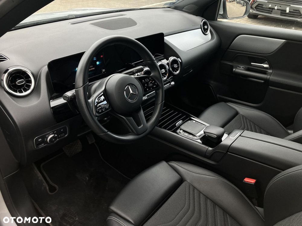 Mercedes-Benz GLA 200 - 9