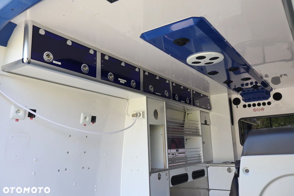 Mercedes-Benz Sprinter 319 - 33