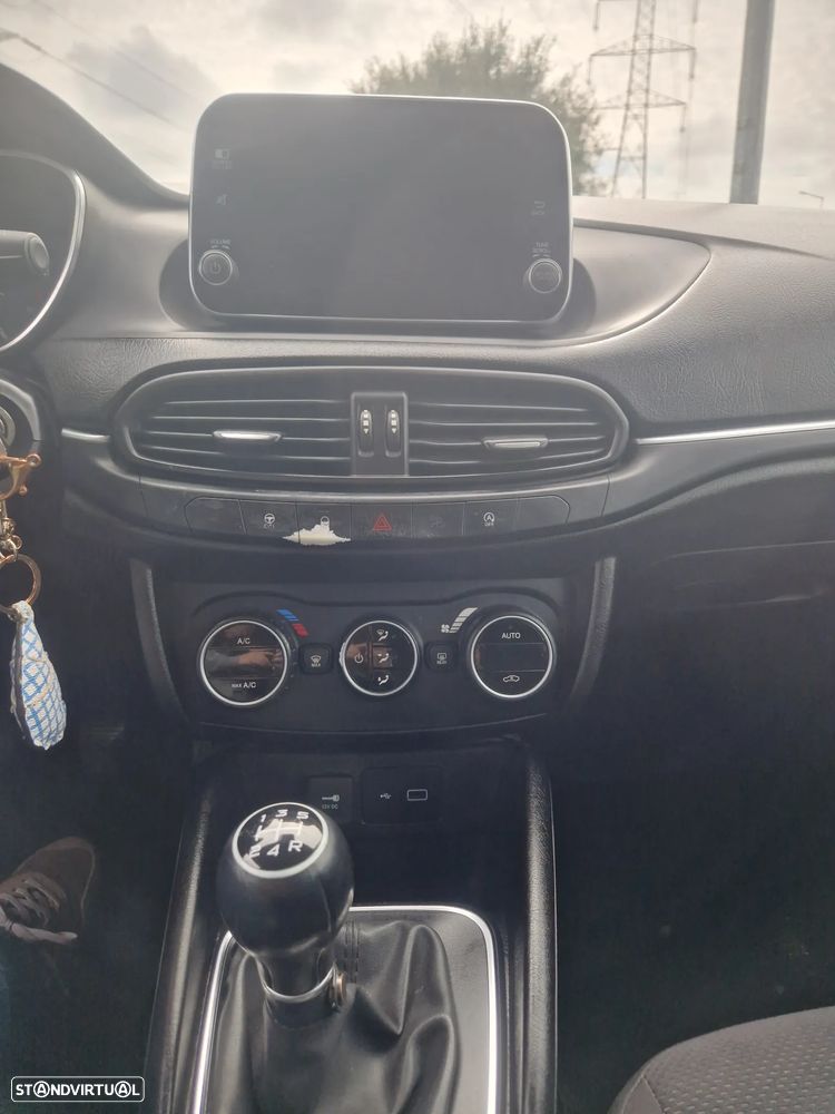 Fiat Tipo Station Wagon 1.3 M-Jet Lounge - 14