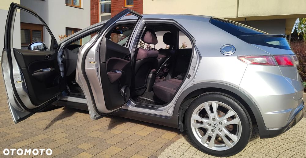 Honda Civic 1.8 Sport - 12