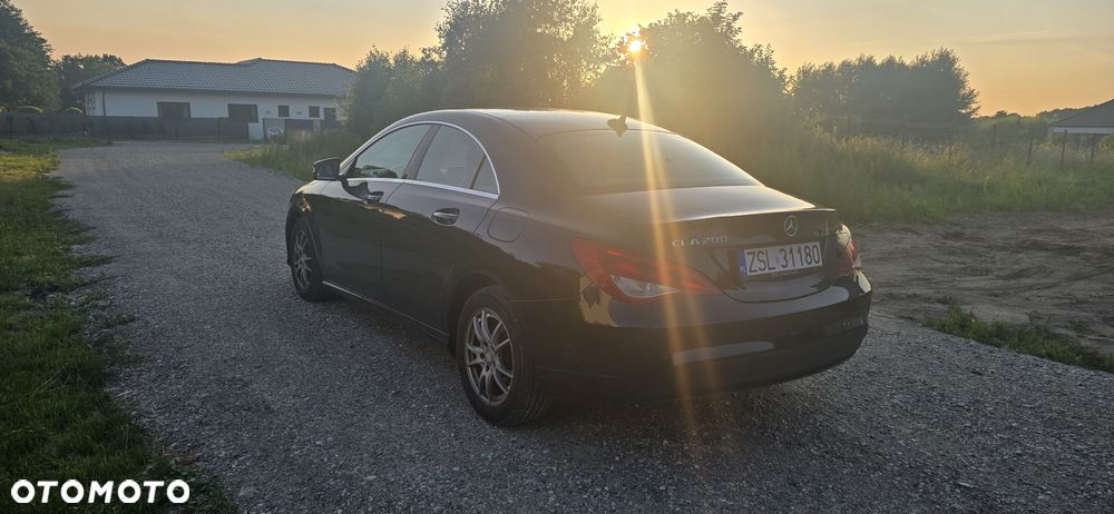 Mercedes-Benz CLA 200 - 4