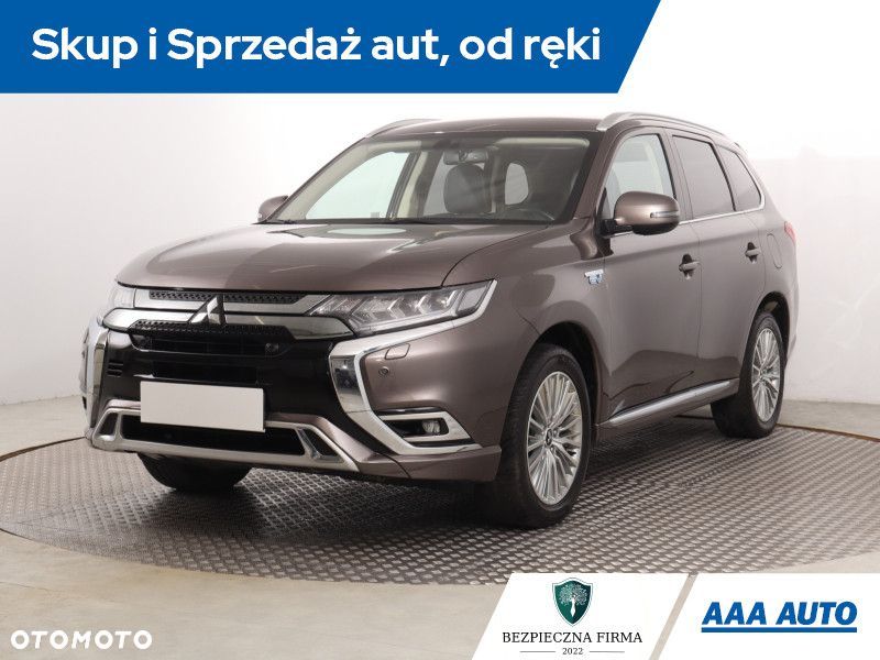 Mitsubishi Outlander - 3