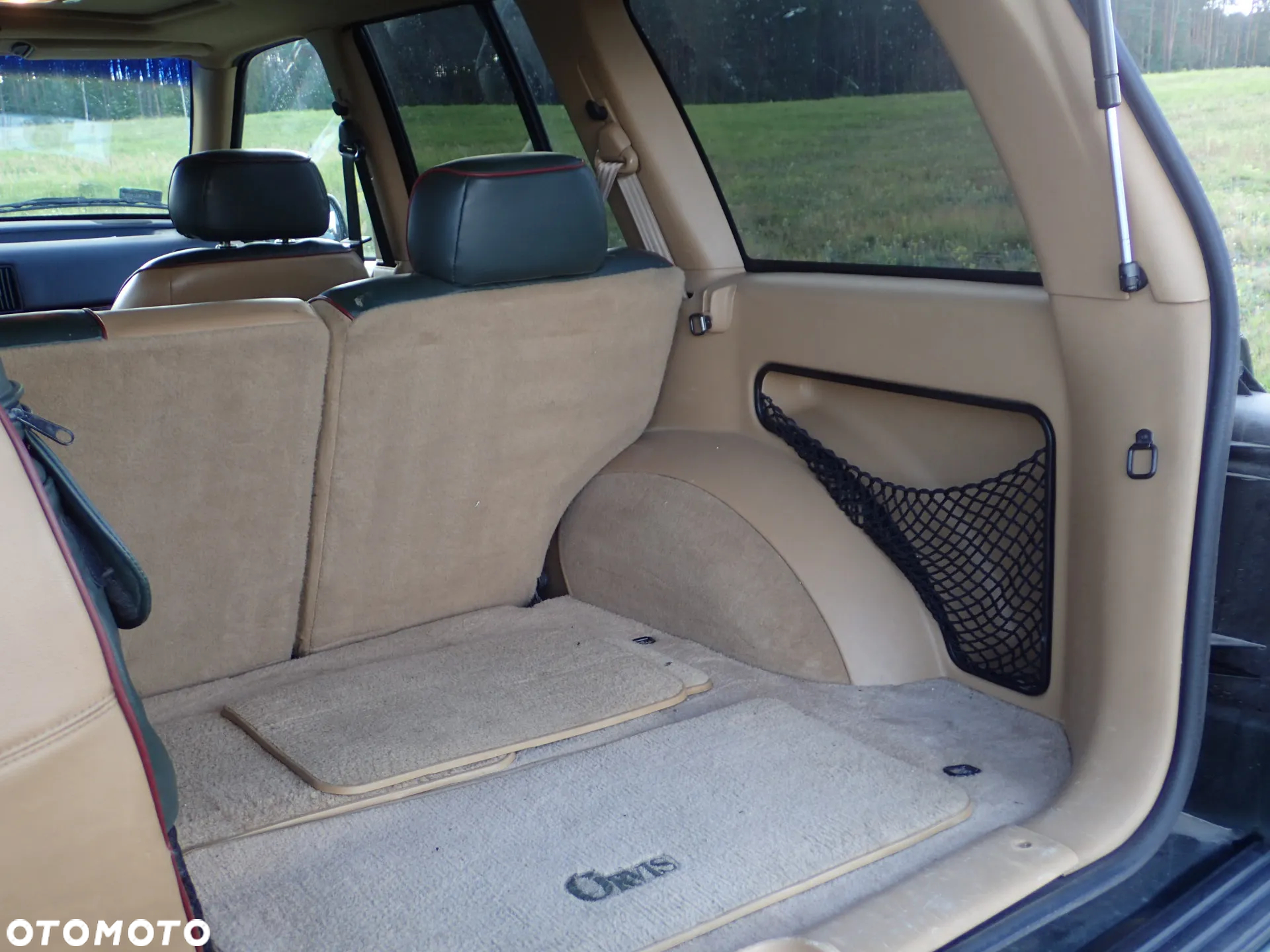Jeep Grand Cherokee - 22