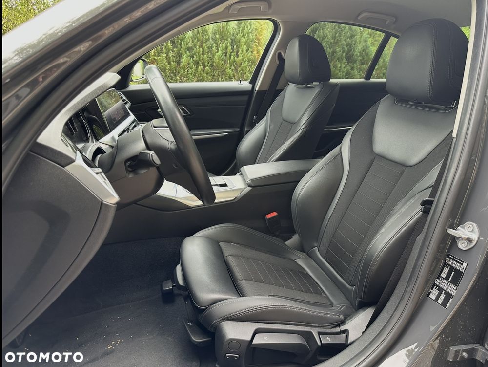 BMW Seria 3 320i Sport Line Shadow sport - 18