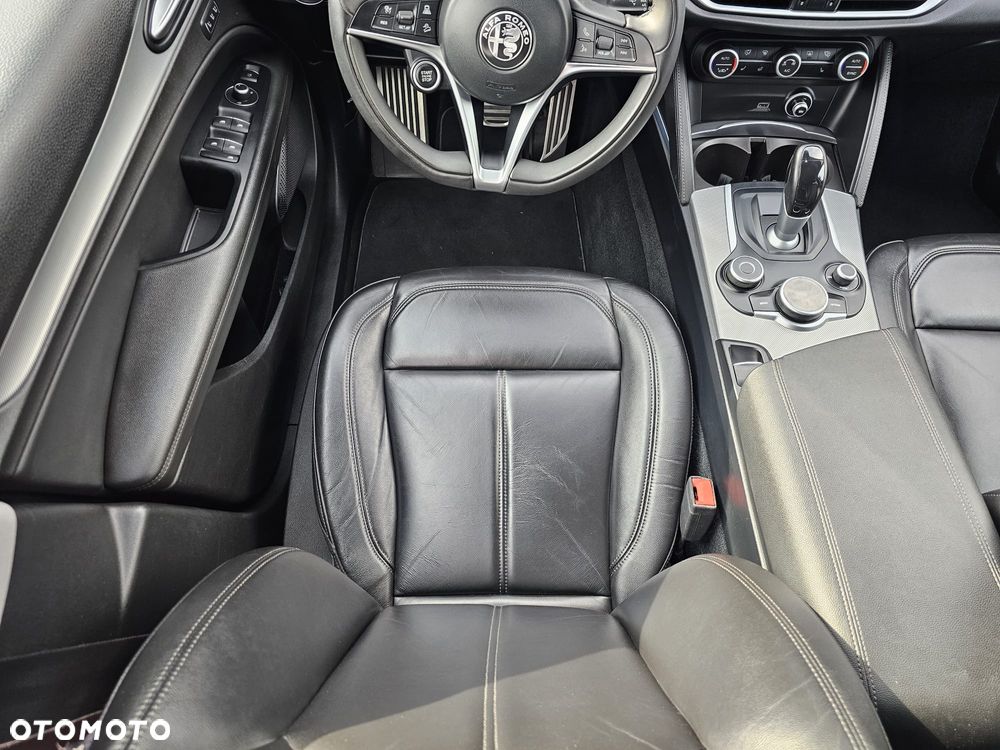 Alfa Romeo Stelvio 2.0 Turbo B-Tech Edition Q4 - 29