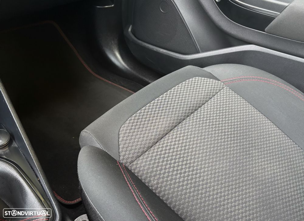 Ford Fiesta 1.0 EcoBoost ST-Line - 23