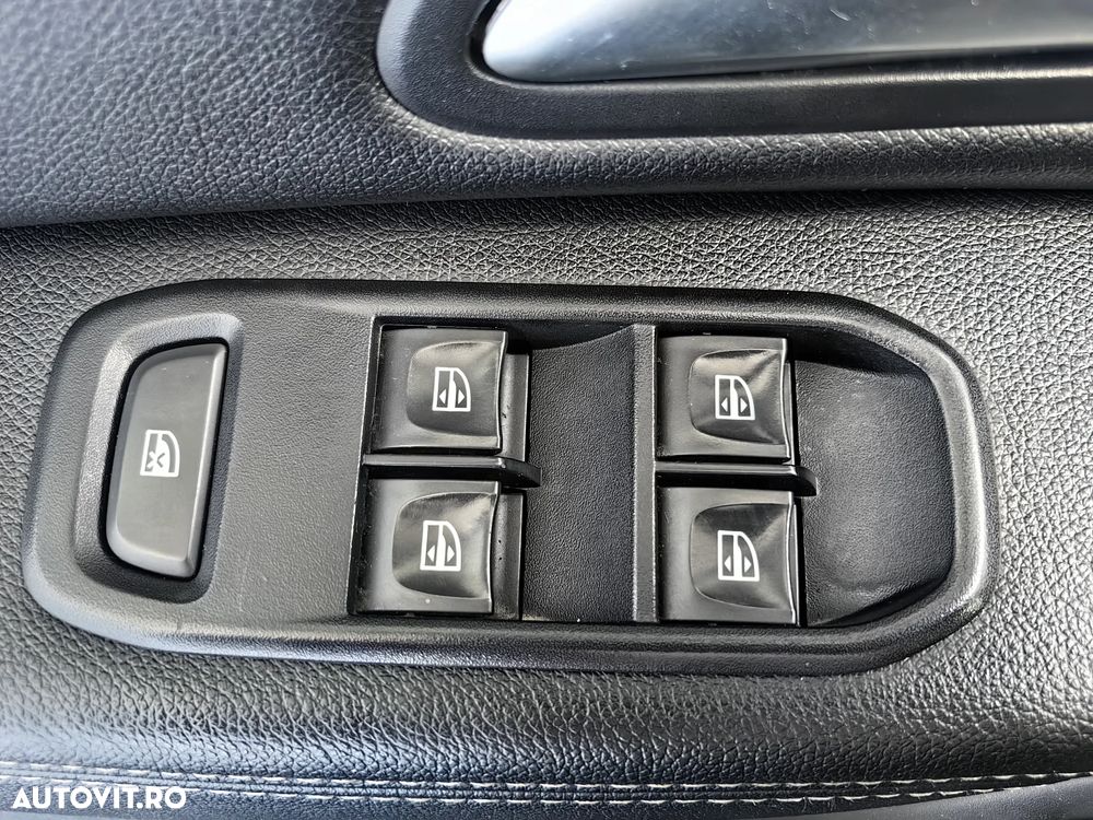 Dacia Duster 1.6 SCe 4WD Prestige jante 17" - 13