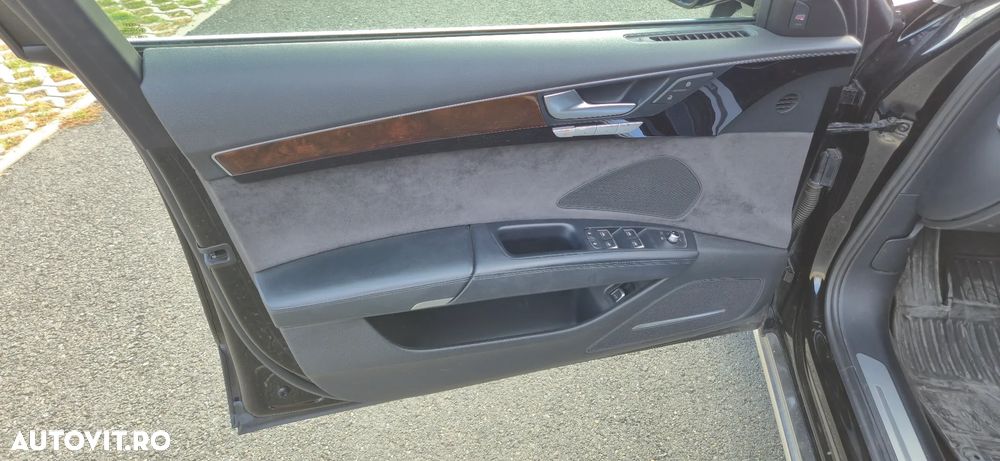 Audi A8 2015 photo 5