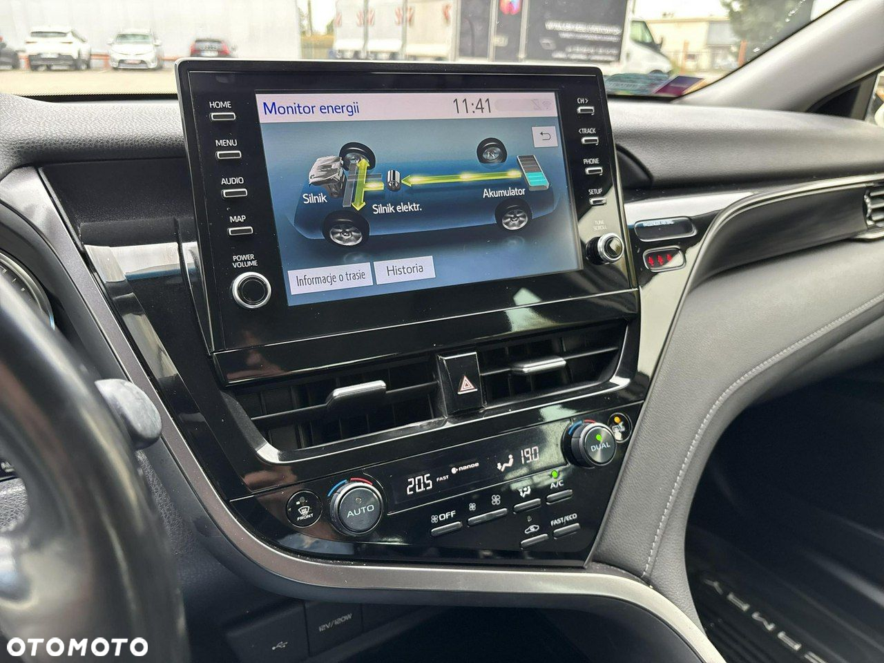 Toyota Camry - 22