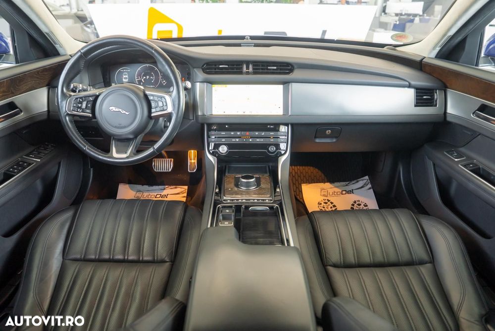 Jaguar XF 20d AWD Prestige - 25