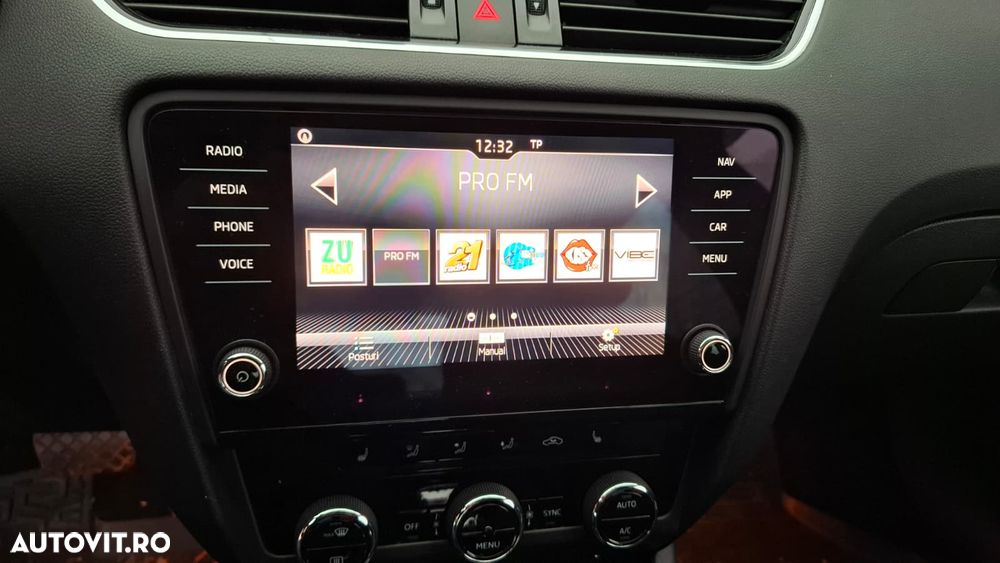 Skoda Octavia 2.0 TDI DSG Ambition - 7