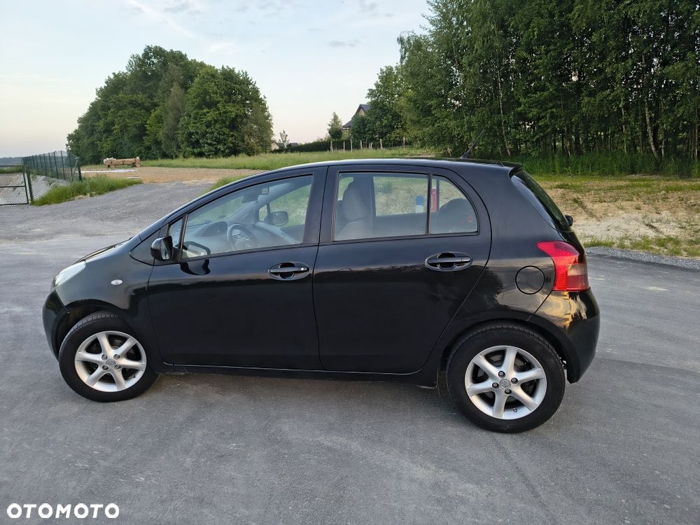 Toyota Yaris - 4
