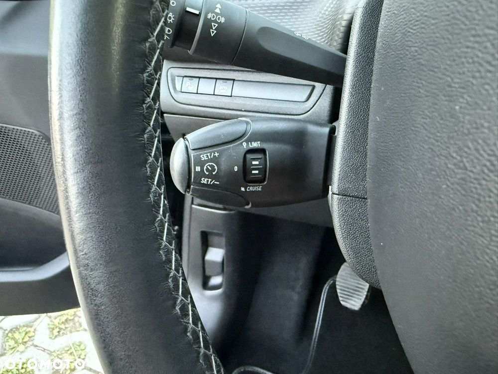 Peugeot 2008 BlueHDi FAP 120 STOP & START Allure - 15